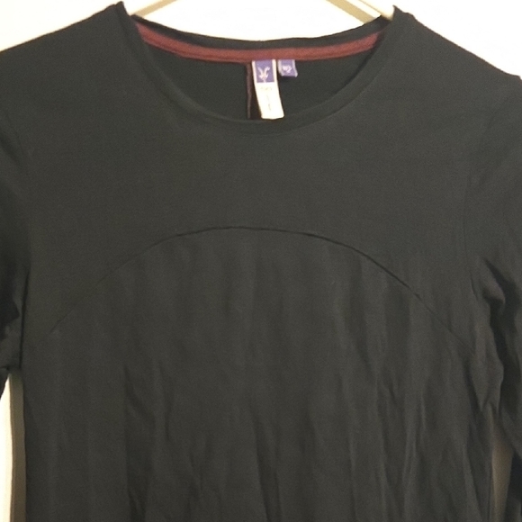 Ibex Women's Classic Black Long Sleeve Tee. - Picture 3 of 6